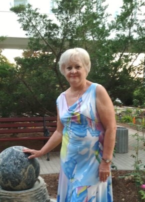 Галина, 70, Россия, Москва
