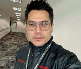 Chakan Williams, 44, London