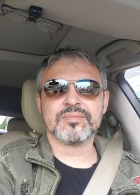 Михаил из Санкт-Петербурга 51 год