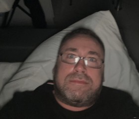 Maksim, 49, Saint Petersburg