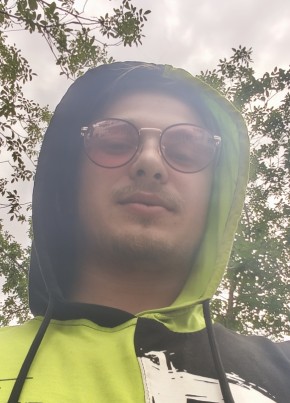 Андрей Дом из Мариуполи 23 года