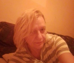 Viki, 45, Sofia