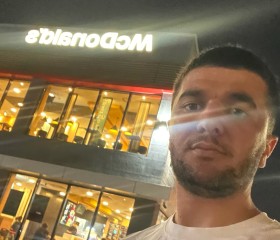 Maks, 28, Seoul