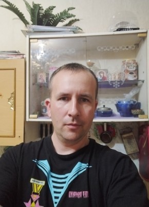 Михаил Михайлов, 39, Россия, Гвардейское
