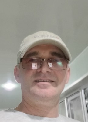 Залимхан Гичиев из Хасавюрта 42 года