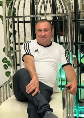 Artur из Roosendaal 42 года