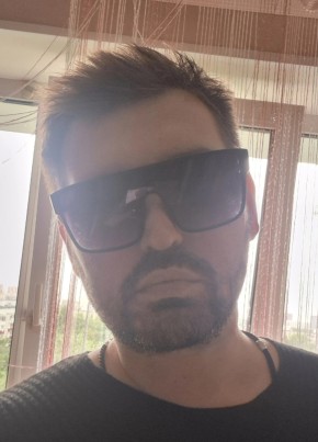 Роман из Тутаева 33 года