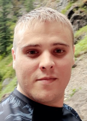 Виктор из Чегдомына 32 года