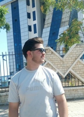 علي, 19, Syria, Latakia