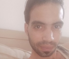 Hema Messi, 30, Suez