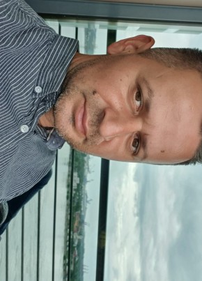 Claudiu, 44, Romania, Galați