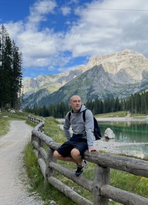 Maksym из Milano 44 года