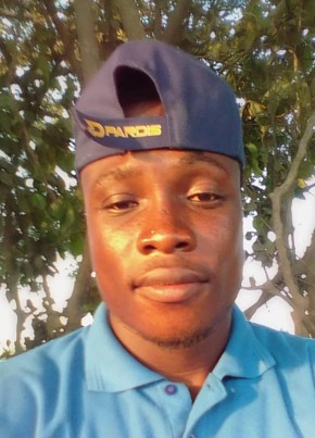 Konan kan Luc из Abidjan 26 лет