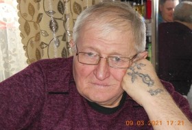 Viktor, 65 - Just Me