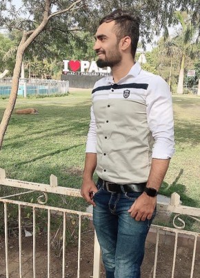 Montu, 29, India, Ahmedabad