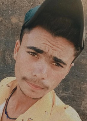 Sejad Sejad, 18, India, Dwārka