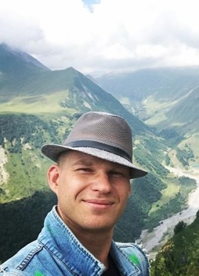 Viktor Ivanov, 35, Russia, Saint Petersburg