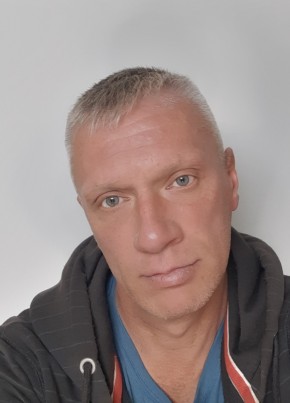 Серёжа из Тихвина 46 лет