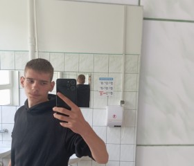 Zhenya, 18, Krakow
