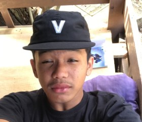 gins, 20, Wonosari