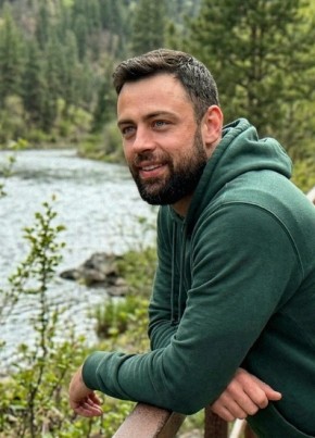 Максим из Владивостока 38 лет