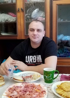 Валентин, 37, Россия, Родниковое