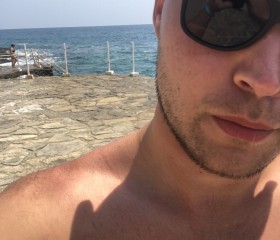 Dan, 25, Saint Petersburg