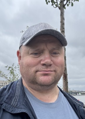 Роман из Москвы 44 года