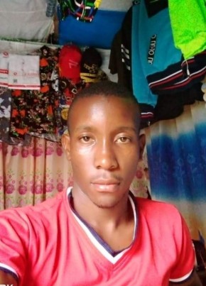 Kaweesa, 25, Uganda, Entebbe