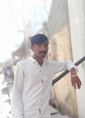 Sunil, 19, India, Ahmedabad