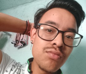 Aks, 22, San Juan del Rio