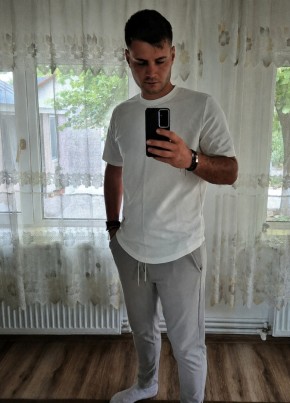 Valentin из București 27 лет