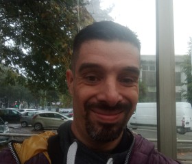 Davide, 41, Turin