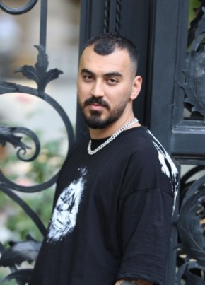 Saeed far из Berlin 32 года