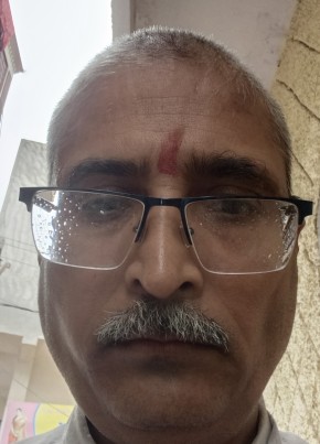 Sanjeev pathak из Delhi 46 лет