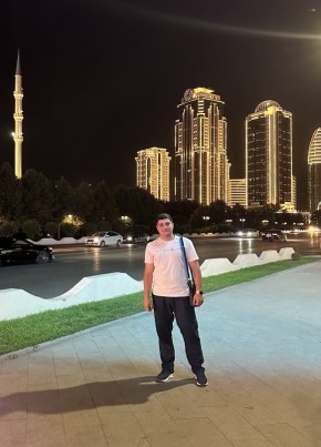 Артур из Երեվան 23 года