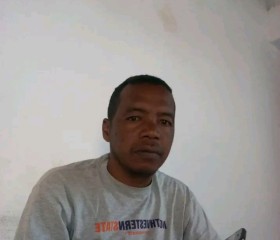 Hasina, 50, Antananarivo
