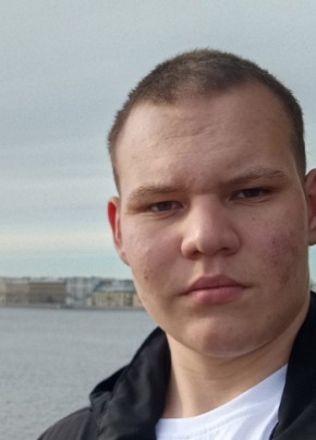 Максим из Новосибирска 18 лет