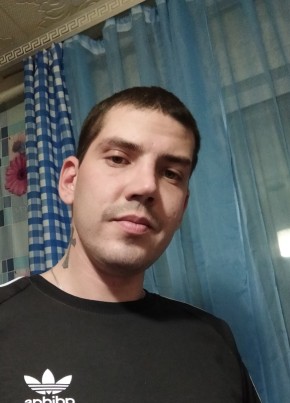 Максим, 31, Россия, Котельнич