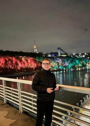 Юрий из Саратова 23 года