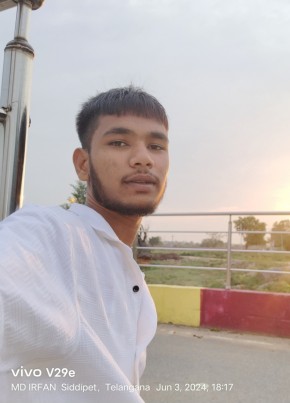 Irfan, 18, India, Hyderabad