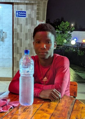Yann из Ouagadougou 19 лет