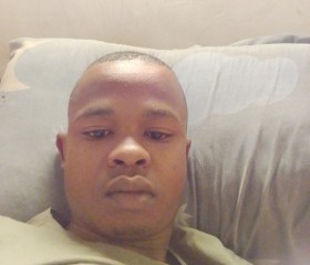 Edwin, 21, Nairobi