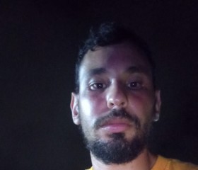 Bruno, 27, Araucaria