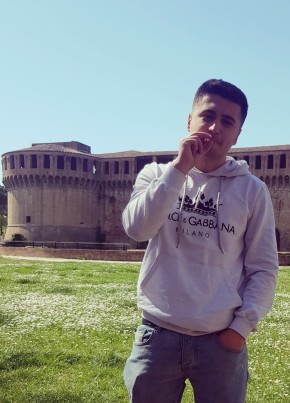 Adriano , 22, Repubblica Italiana, Imola