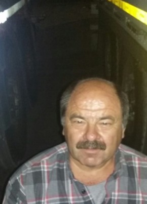 bedri, 60, Romania, București