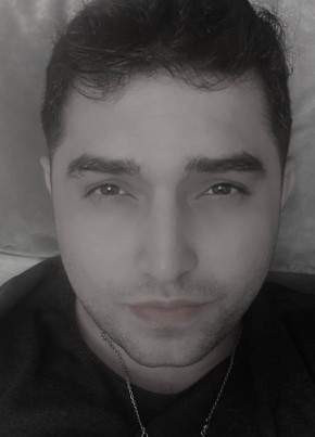 Onur Güçtekin из İstanbul 30 лет