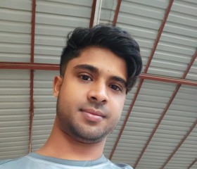 Jahid, 18, Muscat