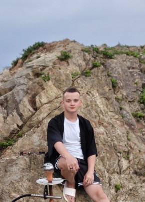 Дмитрий из Уссурийска 21 год