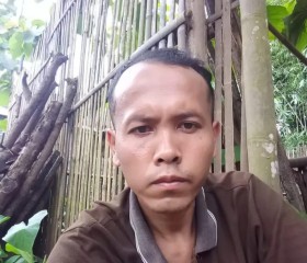 Wahyu, 30, Yogyakarta